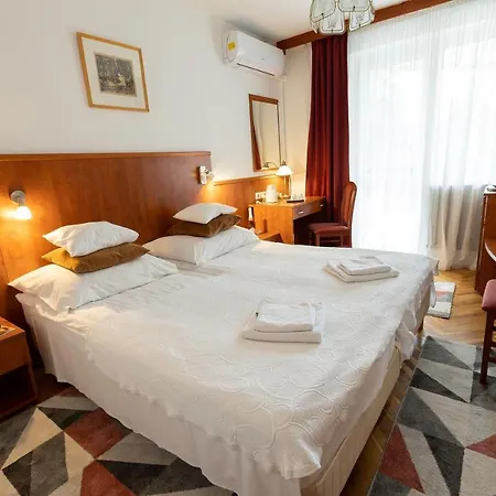 Helios 3* Budapešť